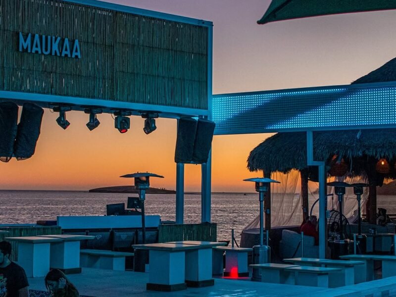 Maukaa Restaurant Beach Club
